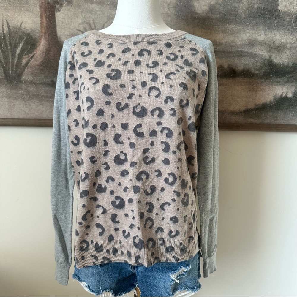 GAP Gray and Tan Leopard Print Sweatshirt